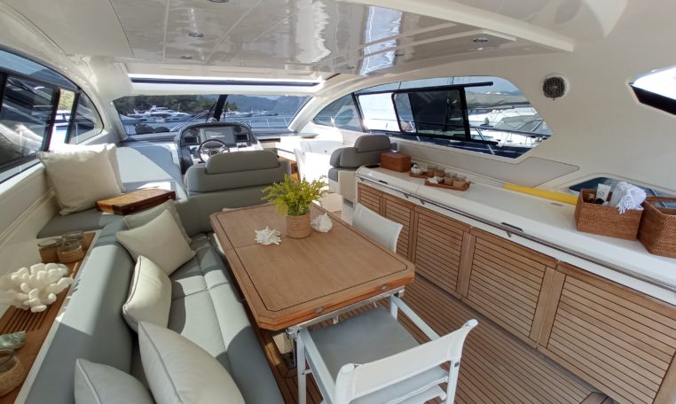 Azimut Atlantis 58
