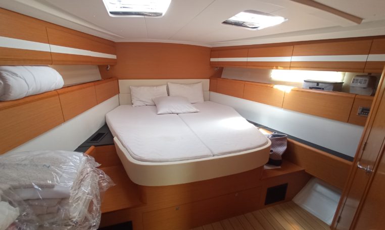 Jeanneau 53