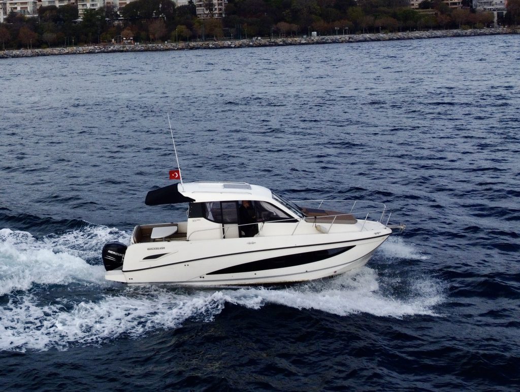 Quicksilver 905 Weekend